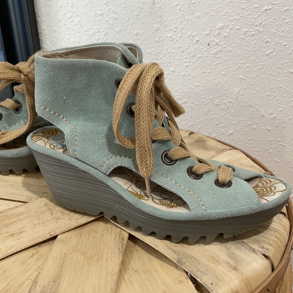 EUC Fly London Lace Up Wedge 38 Suede Blue